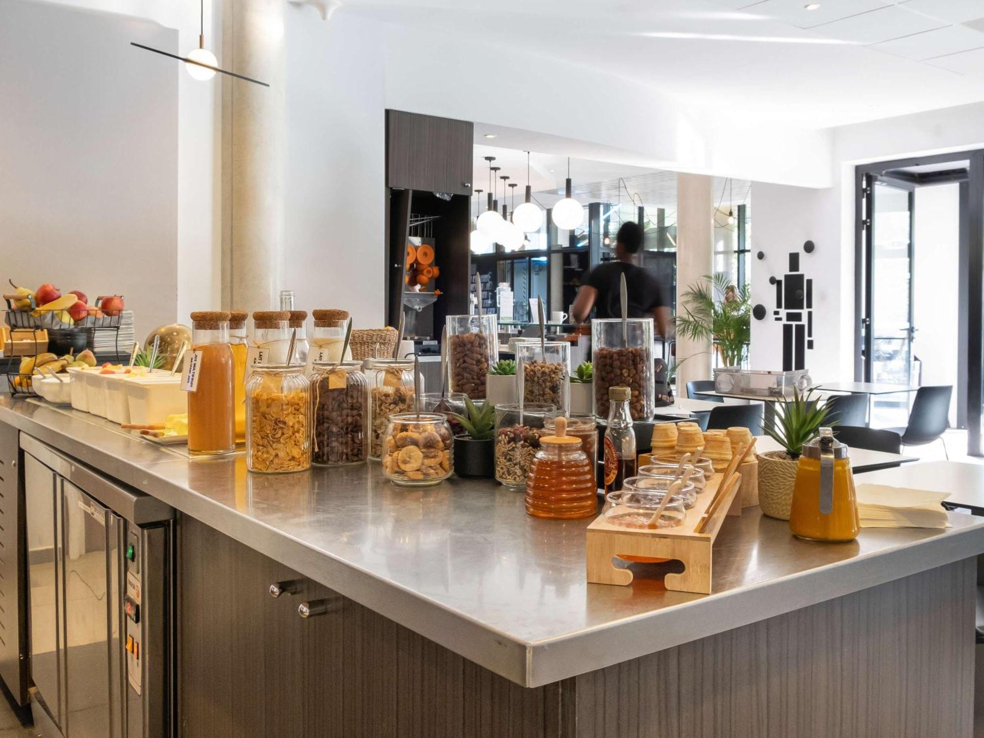 Ibis Styles Toulouse Cite Espace Exterior photo