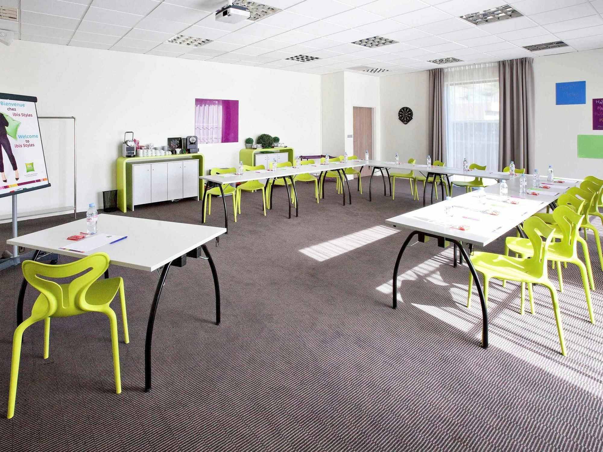 Ibis Styles Toulouse Cite Espace Exterior photo