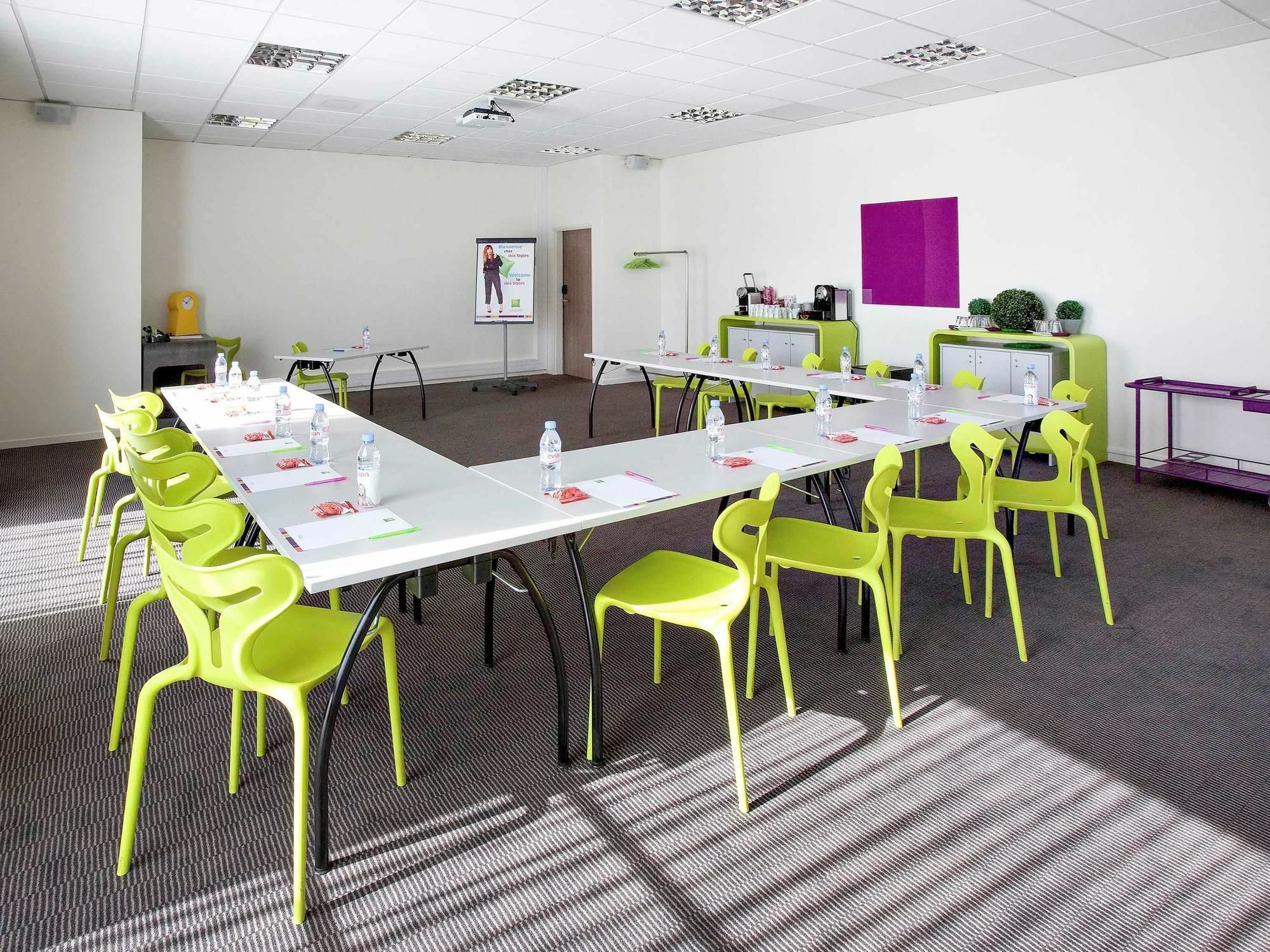 Ibis Styles Toulouse Cite Espace Exterior photo